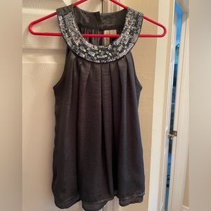 A diva top with bling “collar “